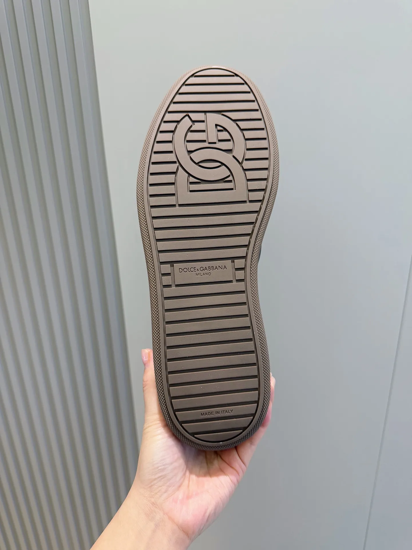 Men's Men's Shoes💰400 [New Style]🐏🐏DG men's calfskin sneakers Portofino Yacht shoes, simple and versatile design, unique saddle leather soles. The Dolce &G logo rear wing is the icing on the cake. Imported cowhide + rubber outsole Size: 39-44 (customized at 38.45)